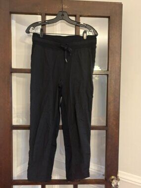 Lululemon Dance Studio Crop Pants in Black, Size 8